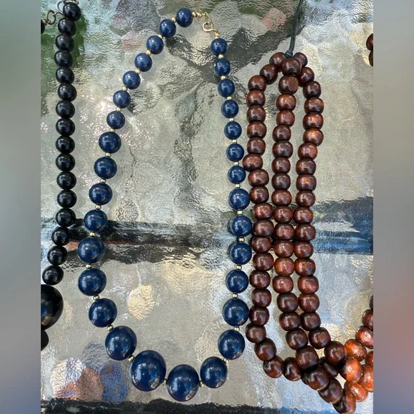 Vintage beaded necklaces - Black, Blue, Brown - Picture 6 of 7